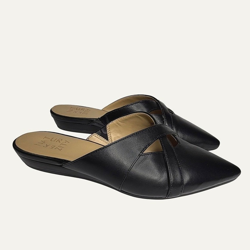 Naturalizer Keira Black Leather Pointed Toe Mules Slides Shoes 7M Quiet Luxury